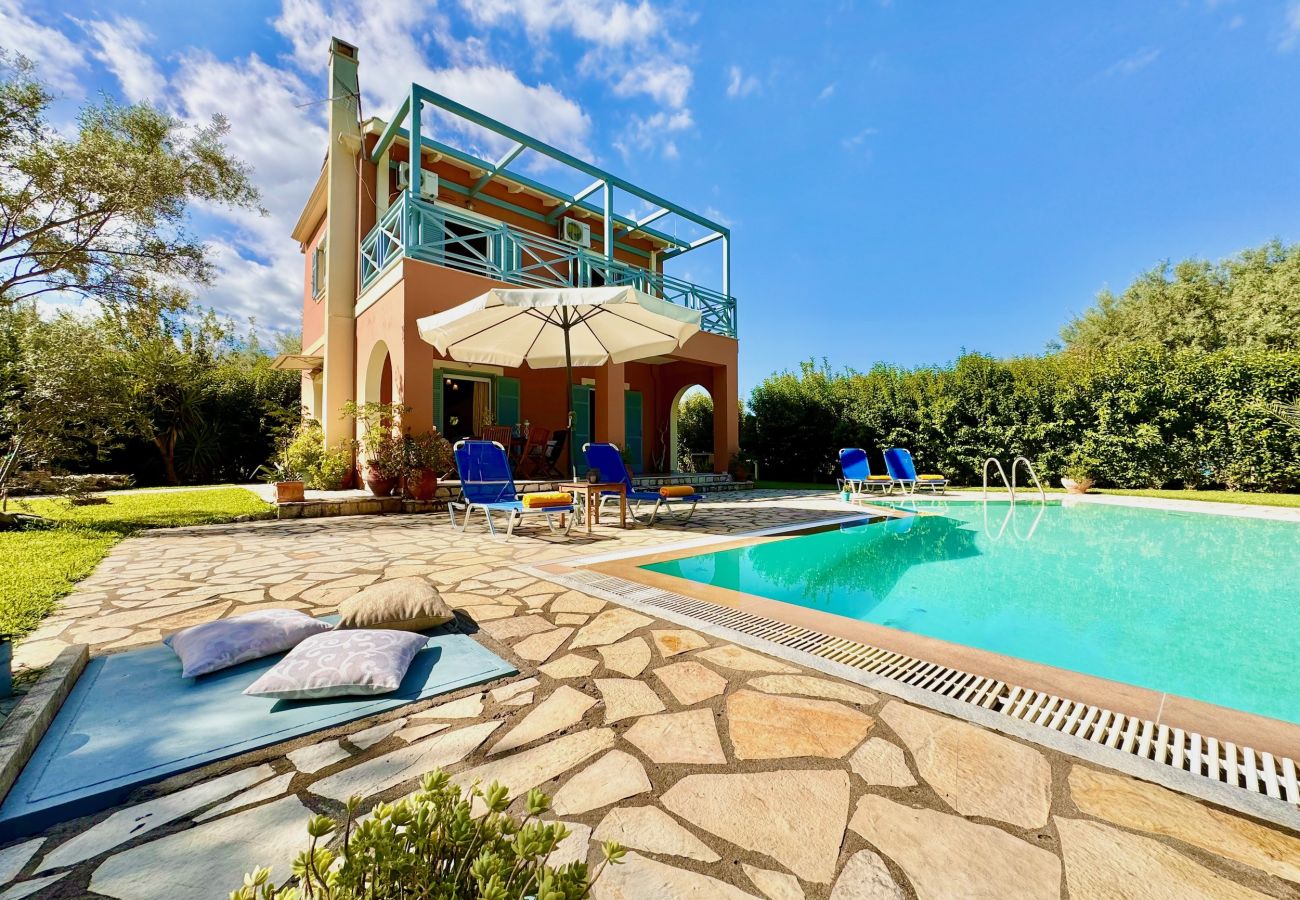 Villa in Lefkada - Beach Villa Simeoni with private pool