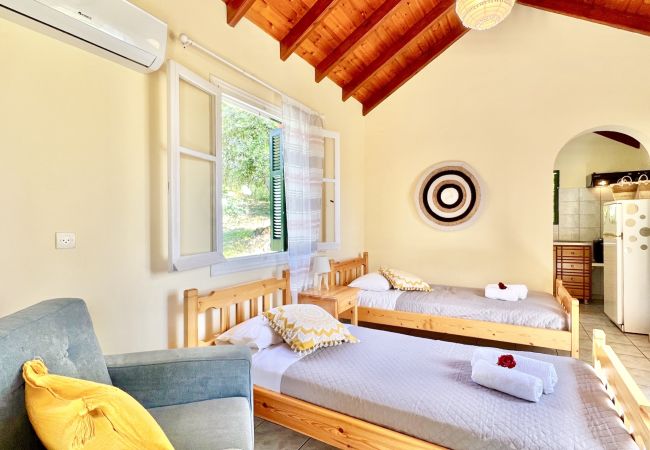 Villa in Roda - Renas Studio near Roda Villa in Roda - Renas Studio near Roda
