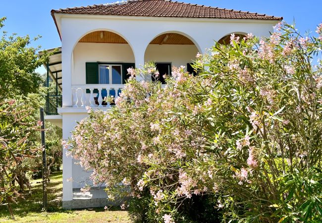 Villa in Astrakeri - Astra Beach House in Astrakeri Bay Villa in Astrakeri - Astra Beach House in Astrakeri Bay