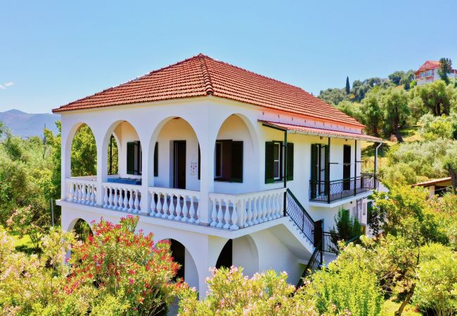 Villa in Astrakeri - Astra Beach House in Astrakeri Bay Villa in Astrakeri - Astra Beach House in Astrakeri Bay