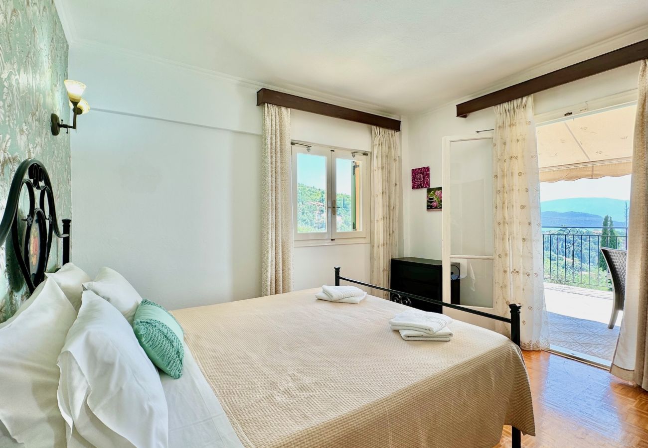 Villa in Vlachatika - Villa Eleni Kalami with private pool