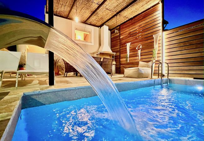 Villa in Vingla - Dimitris Luxury Cottage with private pool Villa in Vingla - Dimitris Luxury Cottage with private pool