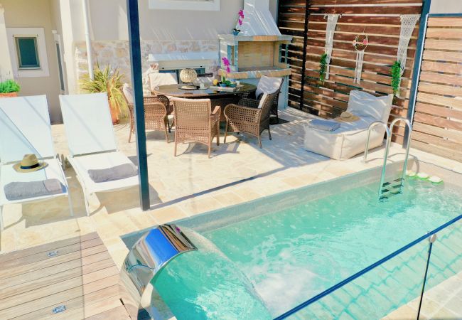 Villa in Vingla - Dimitris Luxury Cottage with private pool Villa in Vingla - Dimitris Luxury Cottage with private pool