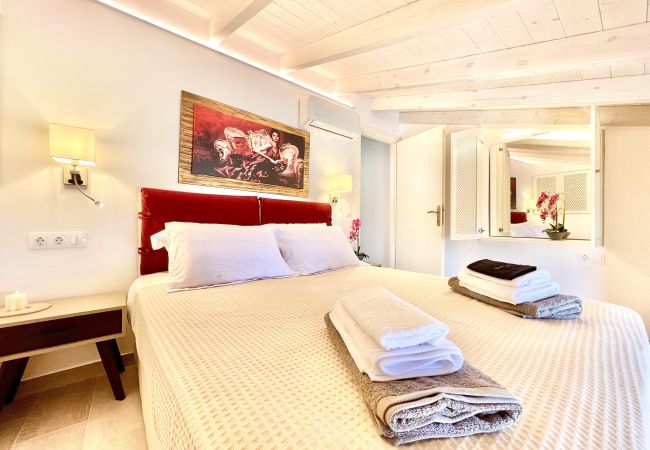 Villa in Vingla - Dimitris Luxury Cottage with private pool Villa in Vingla - Dimitris Luxury Cottage with private pool
