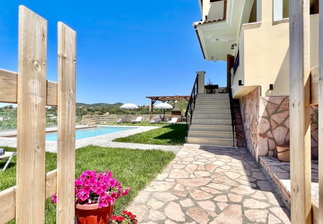 Villa in Arillas - Luxury Villa Makris with private heatable pool Villa in Arillas - Luxury Villa Makris with private heatable pool
