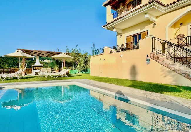 Villa in Arillas - Luxury Villa Makris with private heatable pool Villa in Arillas - Luxury Villa Makris with private heatable pool