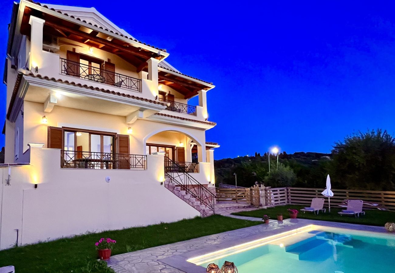 Villa in Arillas - Luxury Villa Makris with private heatable pool