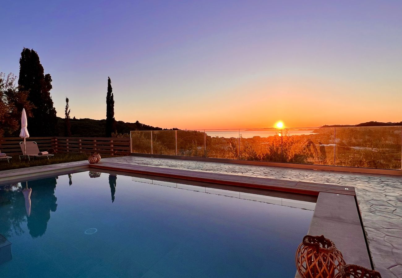 Villa in Arillas - Luxury Villa Makris with private heatable pool