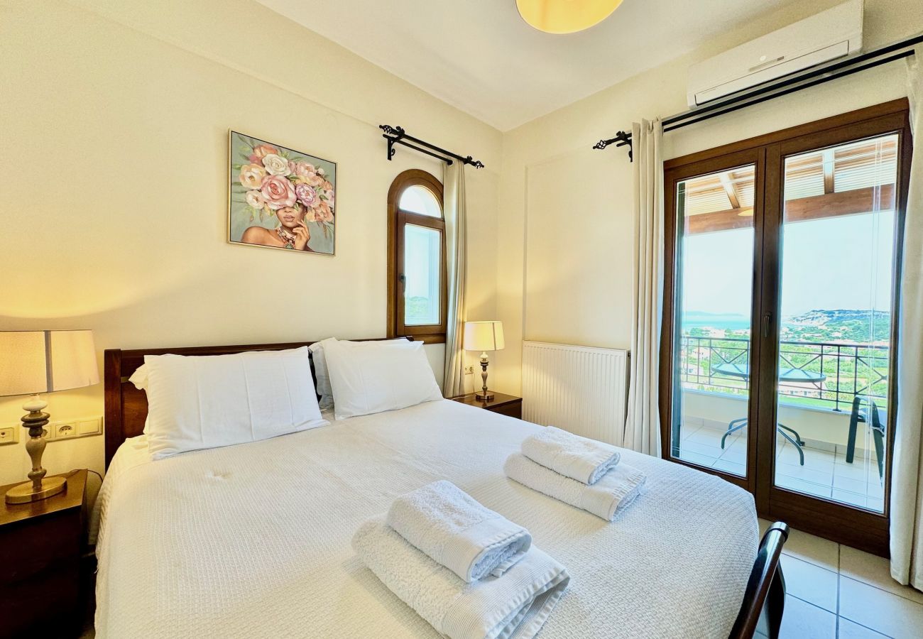 Villa in Arillas - Luxury Villa Makris with private heatable pool