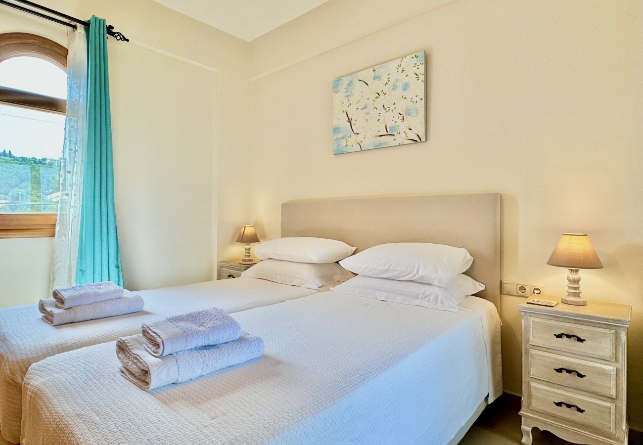 Villa in Arillas - Luxury Villa Makris with private heatable pool