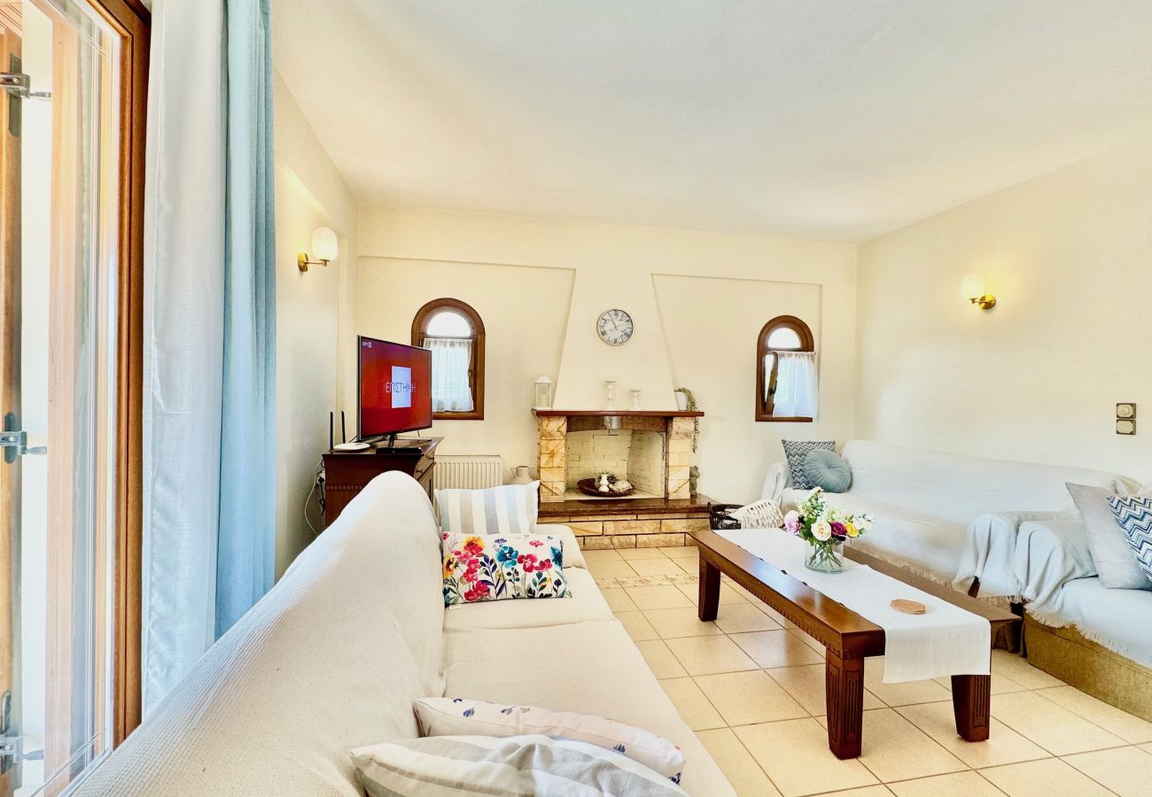 Villa in Arillas - Luxury Villa Makris with private heatable pool