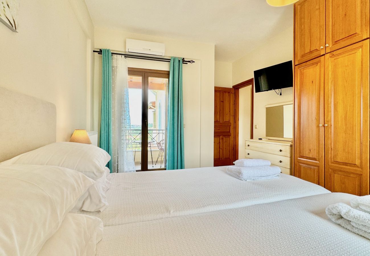 Villa in Arillas - Luxury Villa Makris with private heatable pool