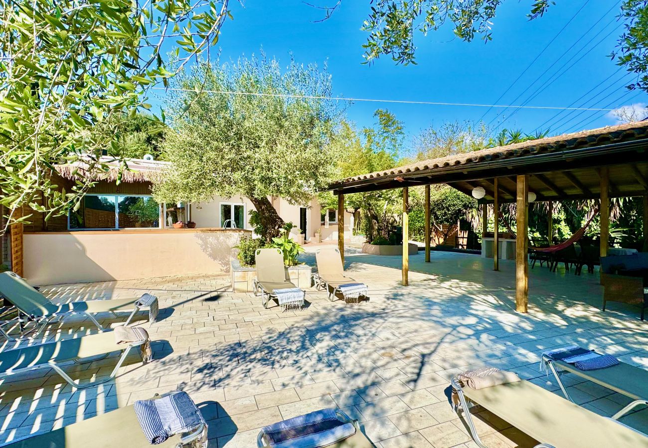 Villa in Dassia - Villa Sophia Central with private plunge pool