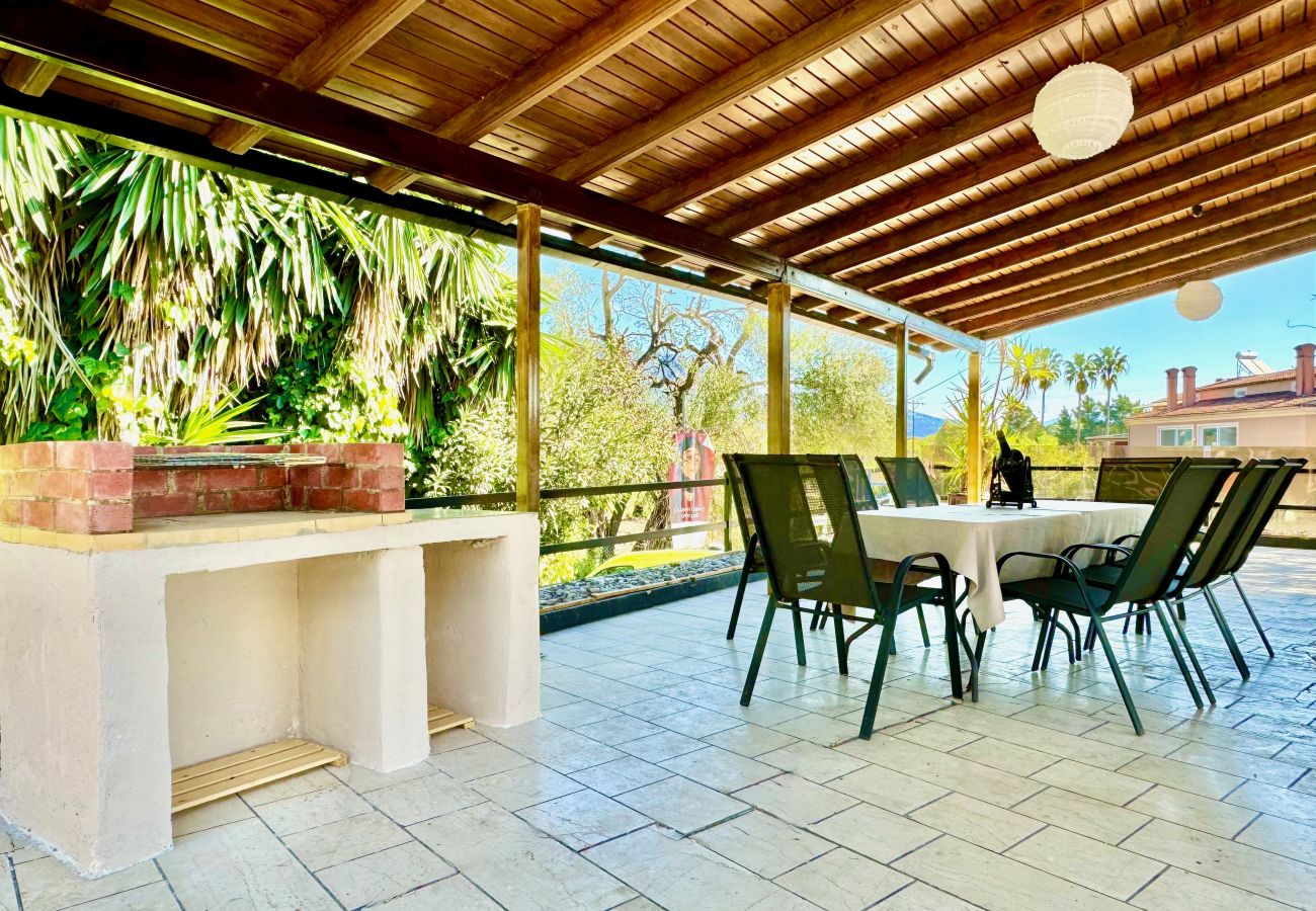 Villa in Dassia - Villa Sophia Central with private plunge pool