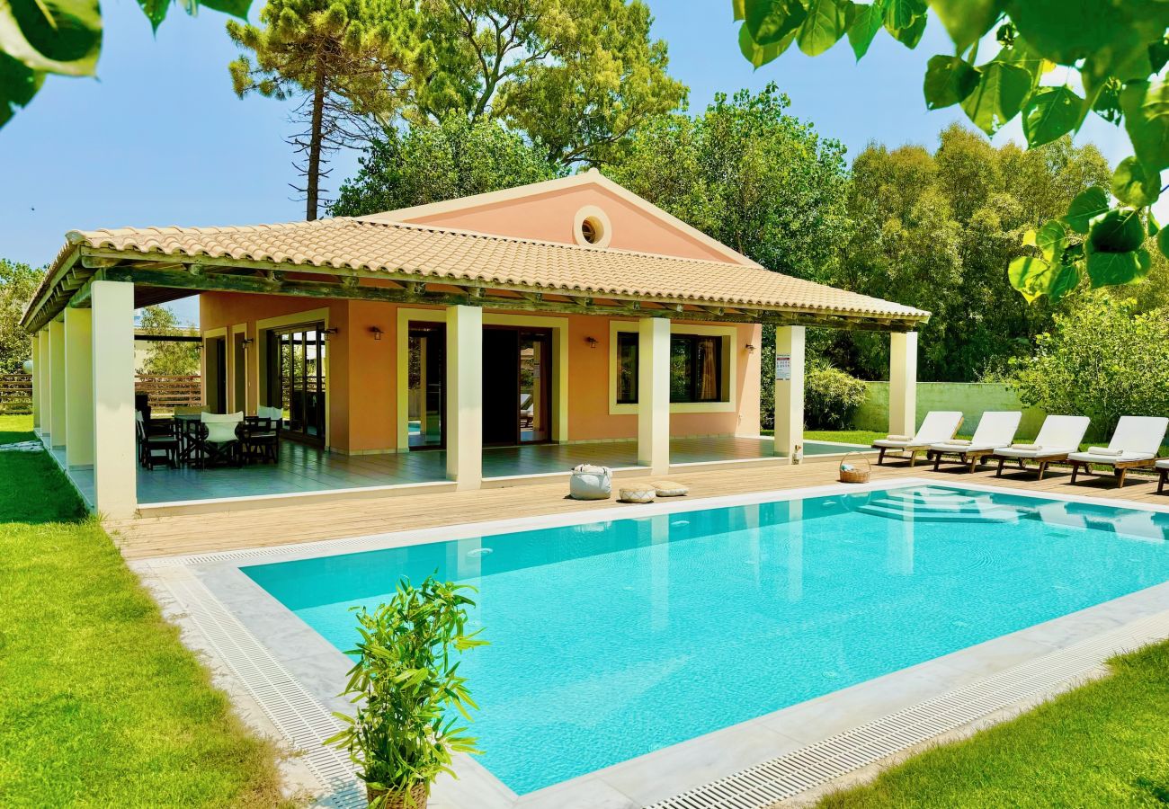 Villa in Acharavi - Beachfront Villa Calypso with private pool