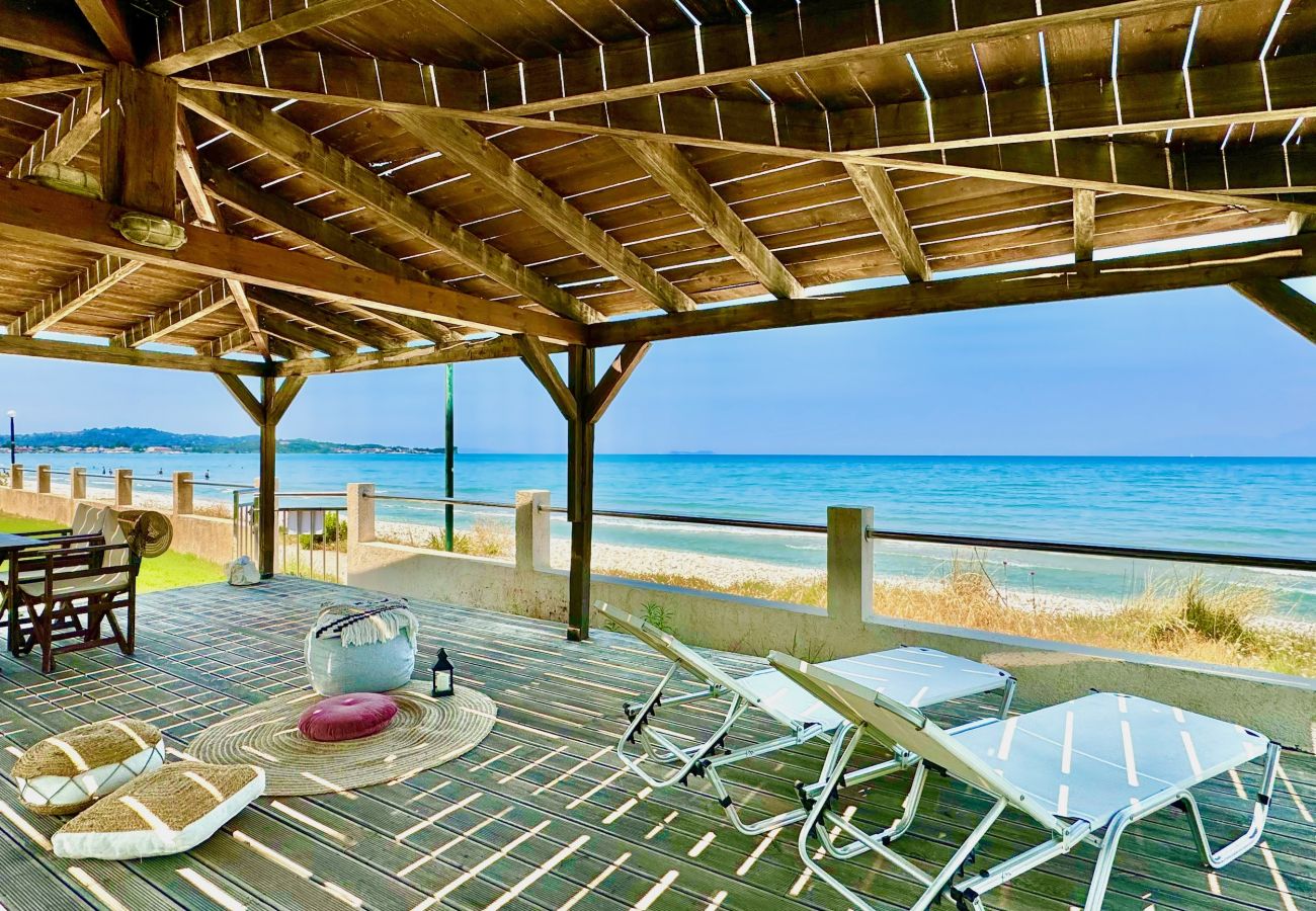 Villa in Acharavi - Beachfront Villa Calypso with private pool