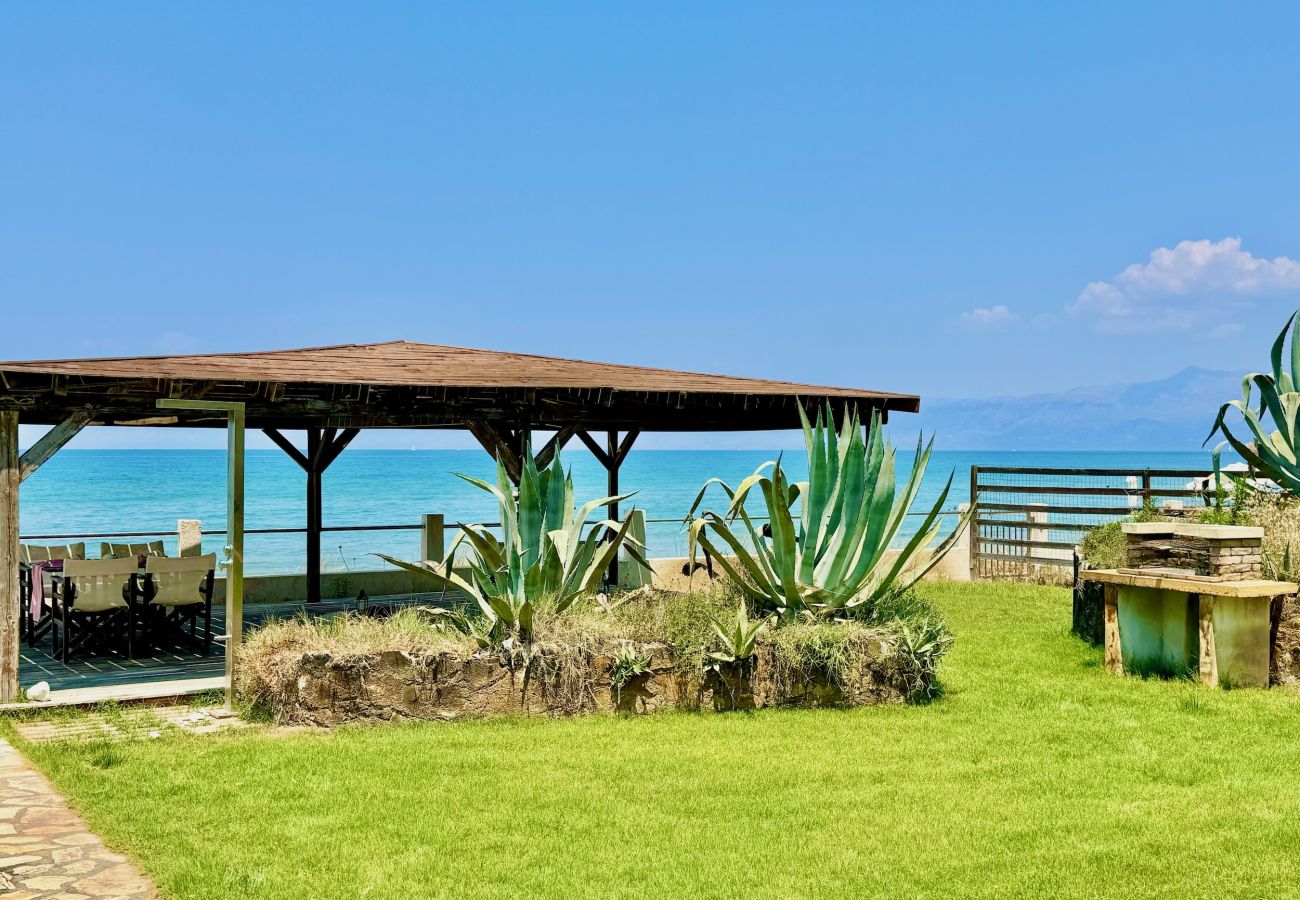Villa in Acharavi - Beachfront Villa Calypso with private pool