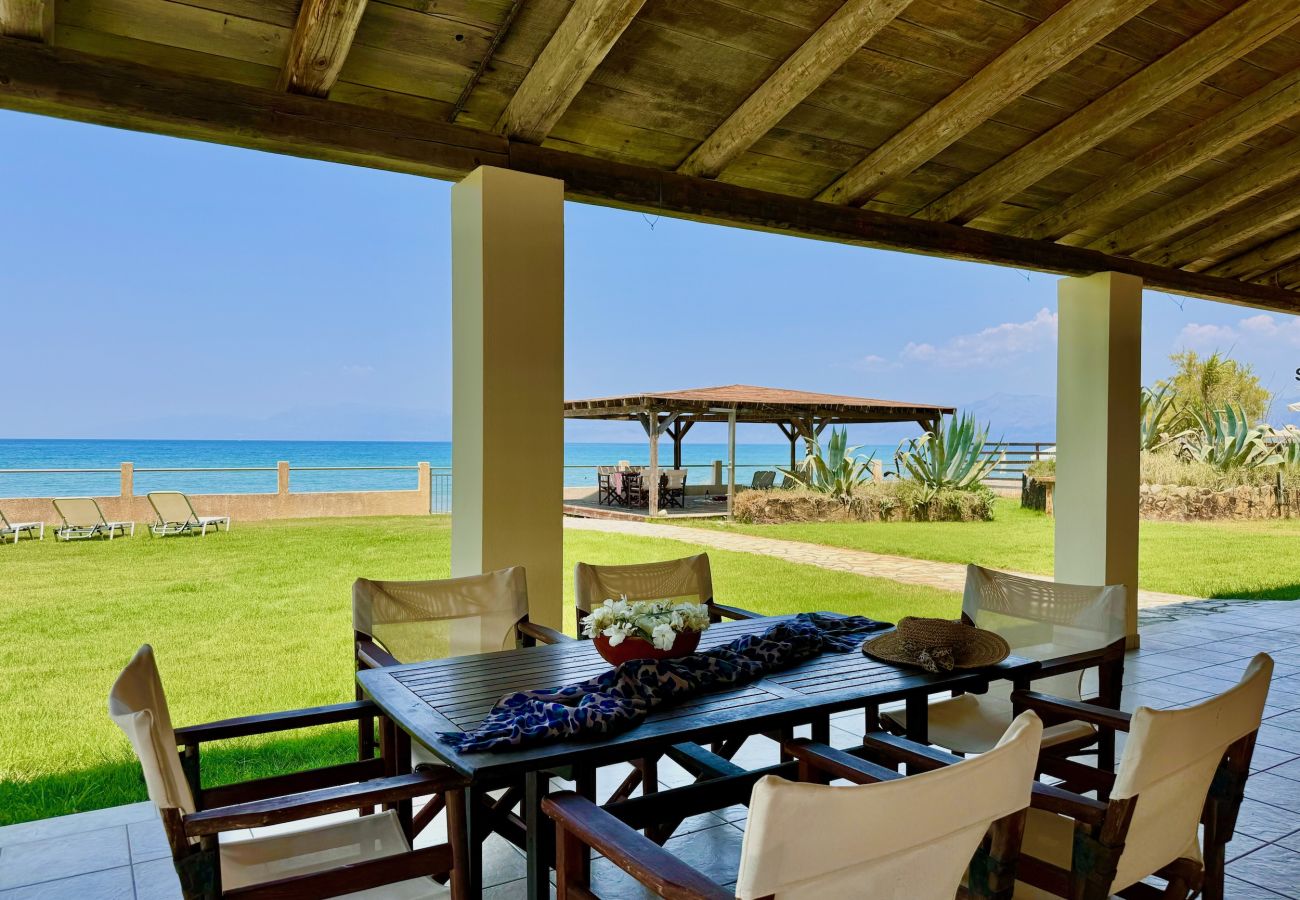 Villa in Acharavi - Beachfront Villa Calypso with private pool