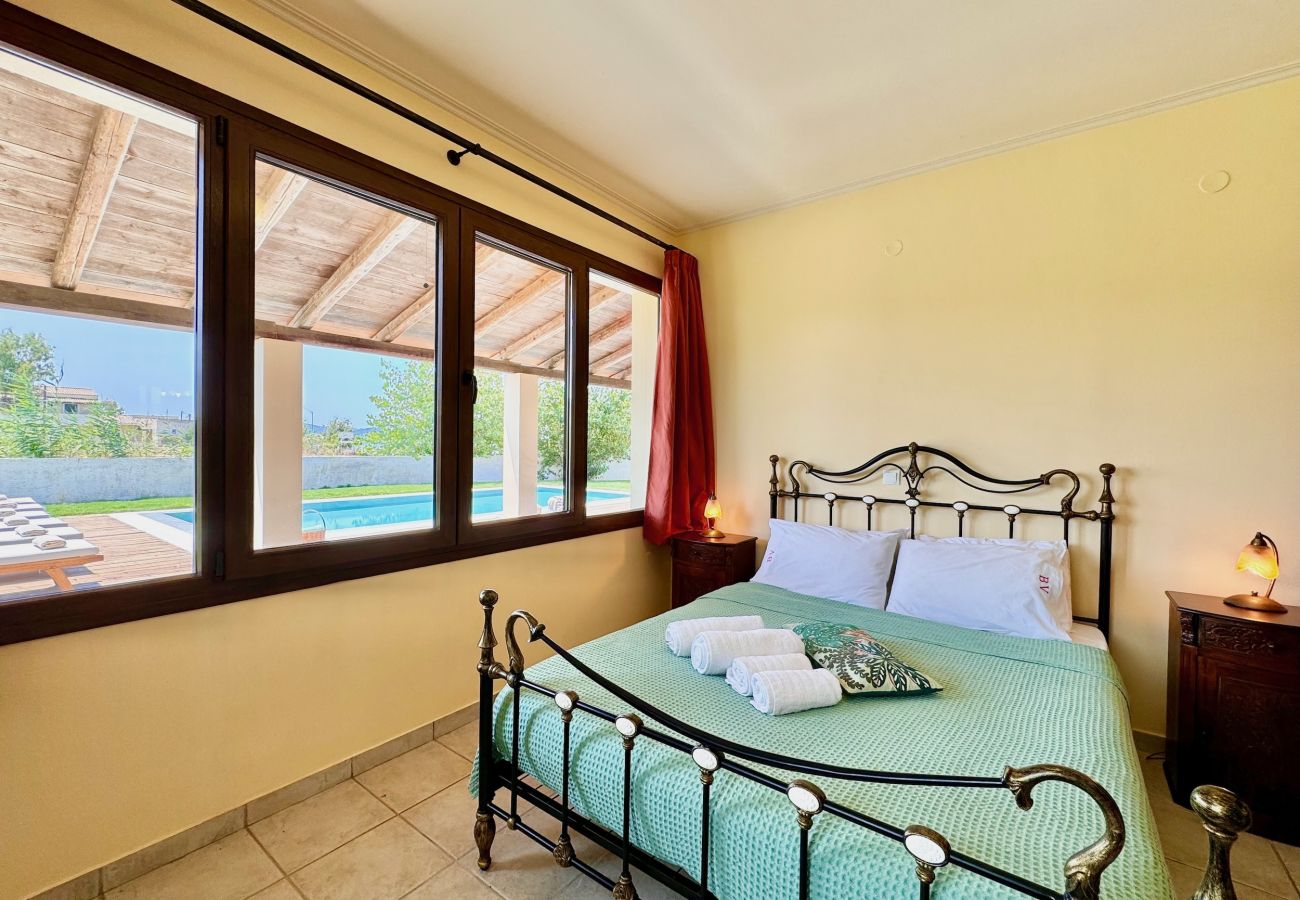 Villa in Acharavi - Beachfront Villa Calypso with private pool