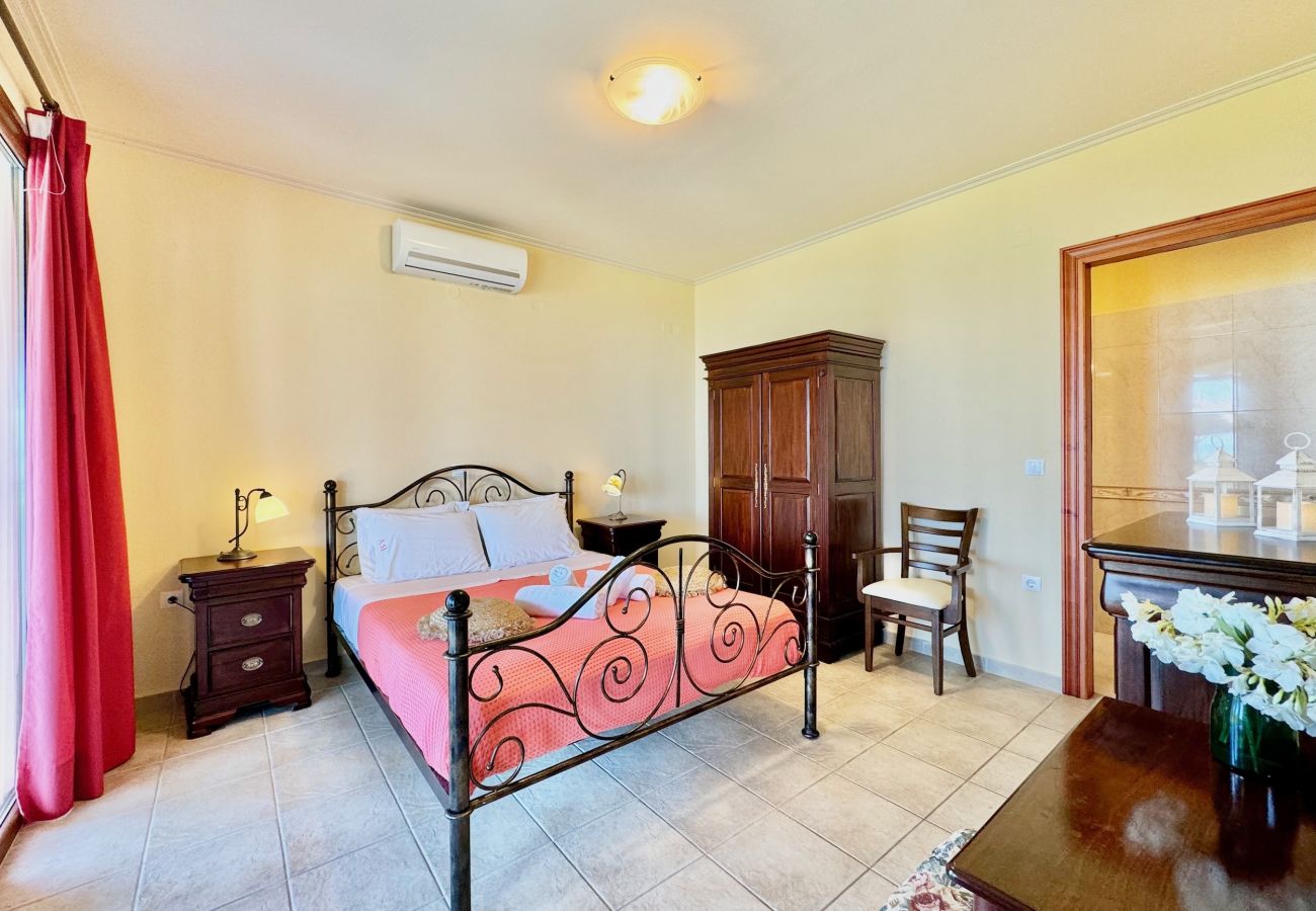 Villa in Acharavi - Beachfront Villa Calypso with private pool