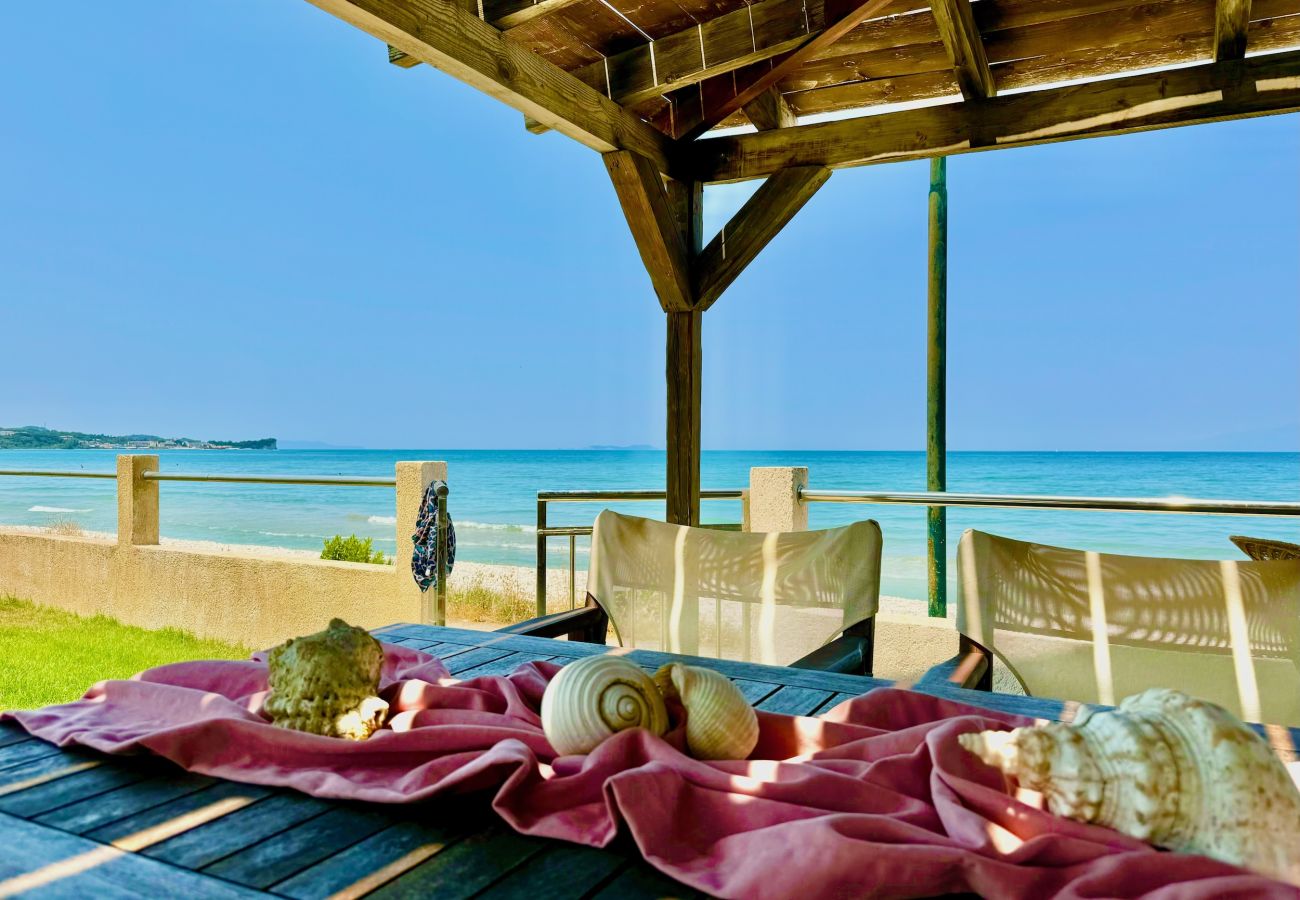 Villa in Acharavi - Beachfront Villa Calypso with private pool
