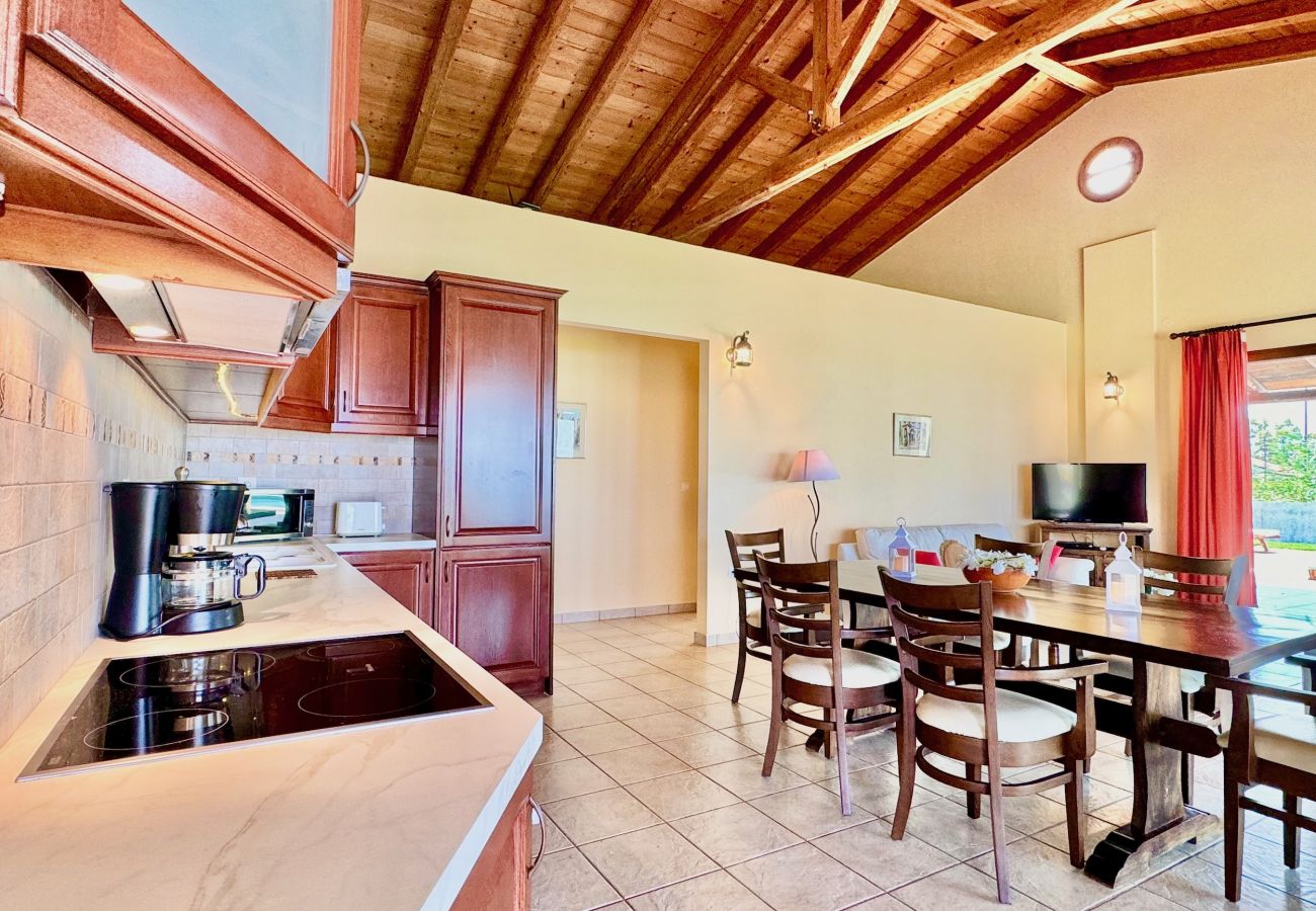 Villa in Acharavi - Beachfront Villa Calypso with private pool