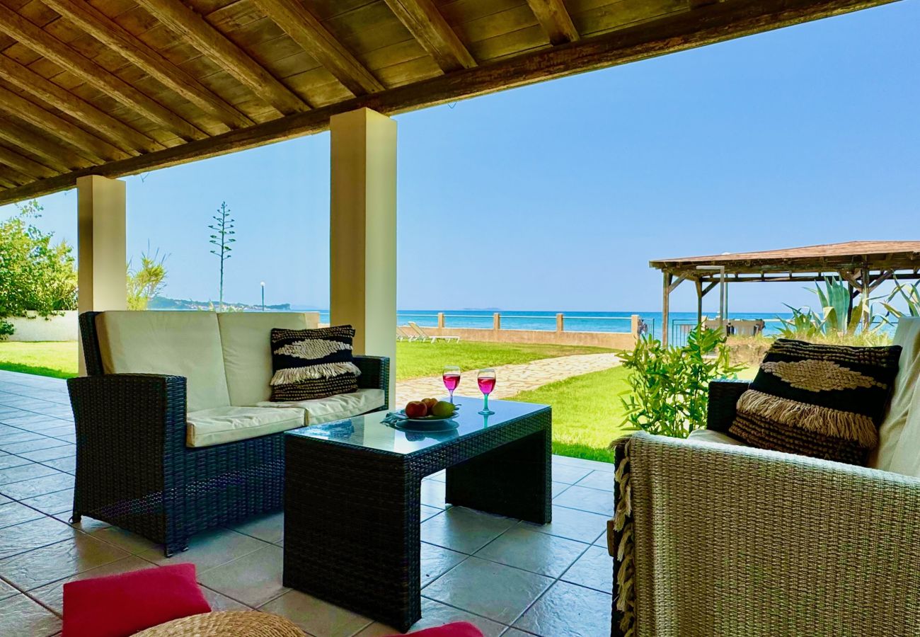 Villa in Acharavi - Beachfront Villa Calypso with private pool
