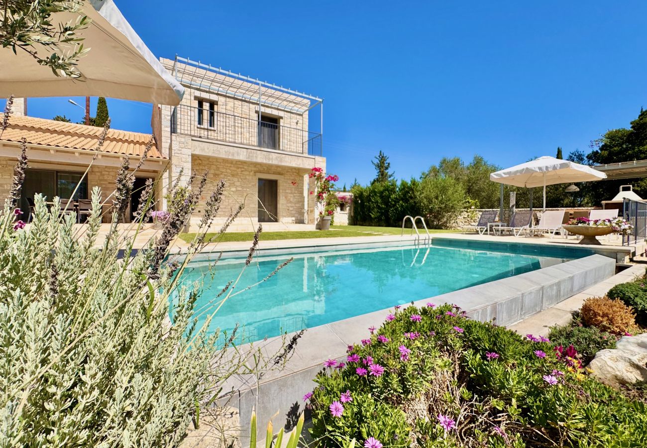 Villa in Dassia - Luxury Villa Mateo with private pool