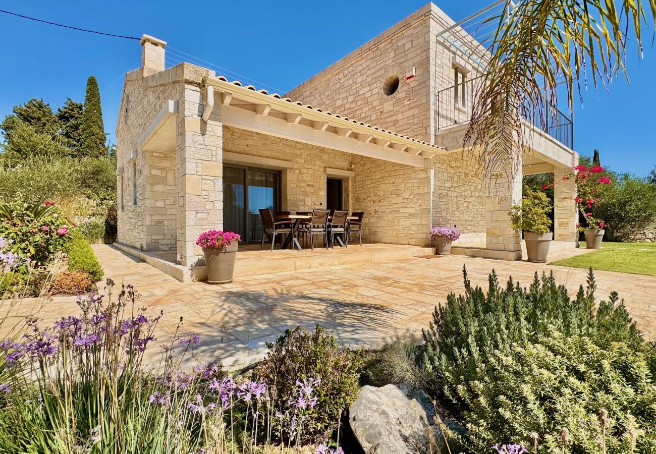 Villa in Dassia - Luxury Villa Mateo with private pool