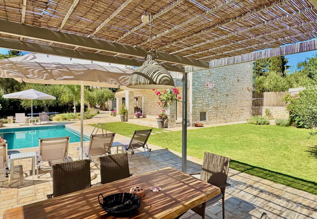 Villa in Dassia - Luxury Villa Mateo with private pool