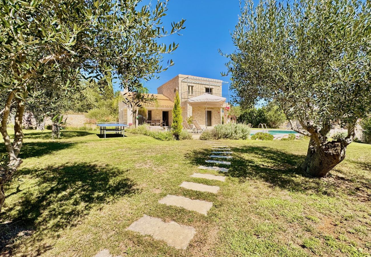 Villa in Dassia - Luxury Villa Mateo with private pool