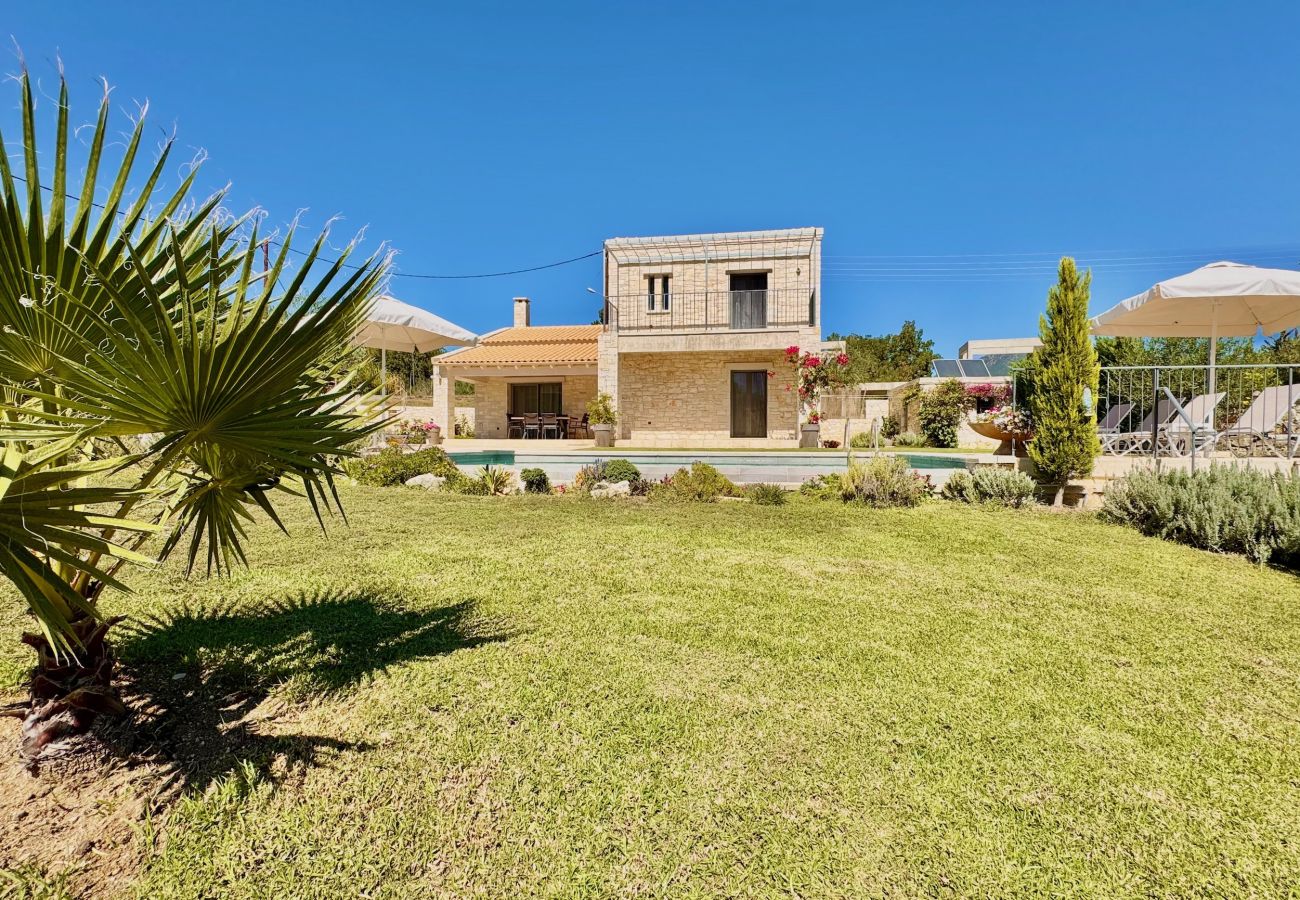 Villa in Dassia - Luxury Villa Mateo with private pool