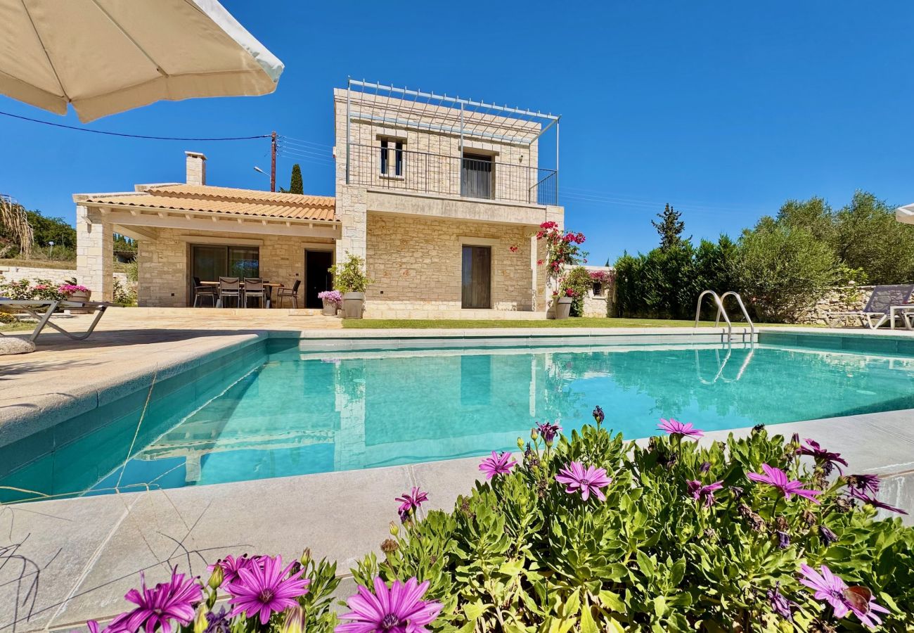 Villa in Dassia - Luxury Villa Mateo with private pool
