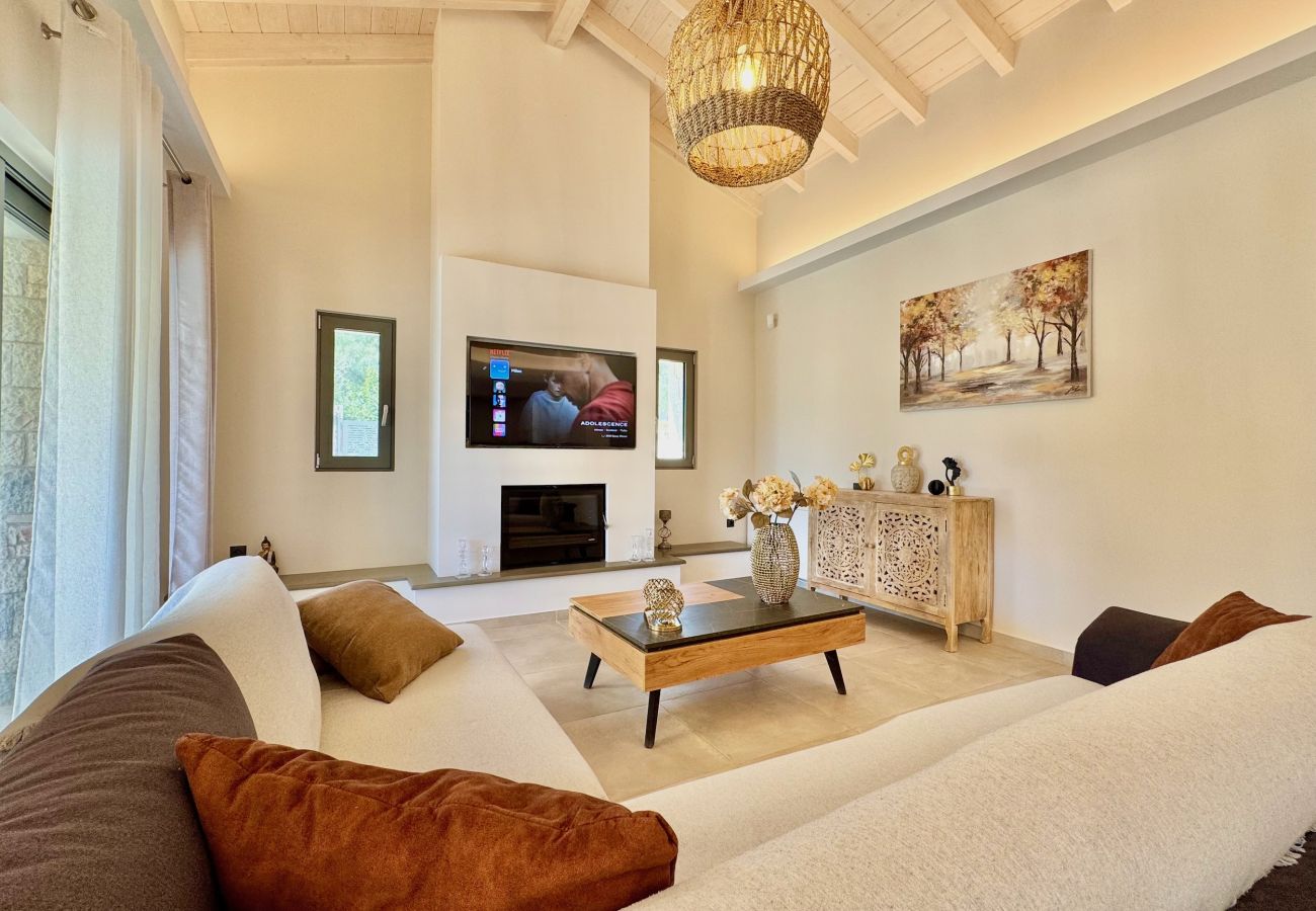 Villa in Dassia - Luxury Villa Mateo with private pool