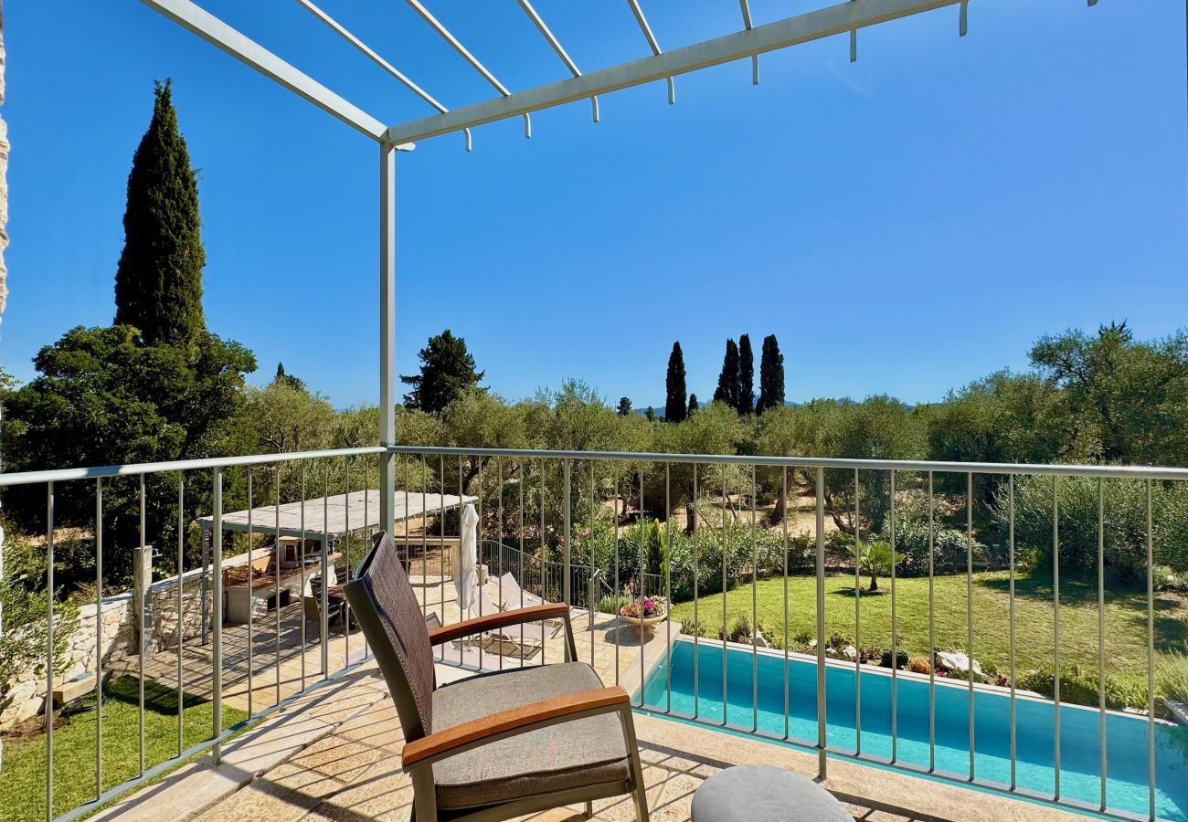 Villa in Dassia - Luxury Villa Mateo with private pool