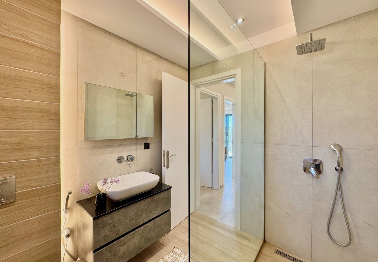 Villa in Dassia - Luxury Villa Mateo with private pool