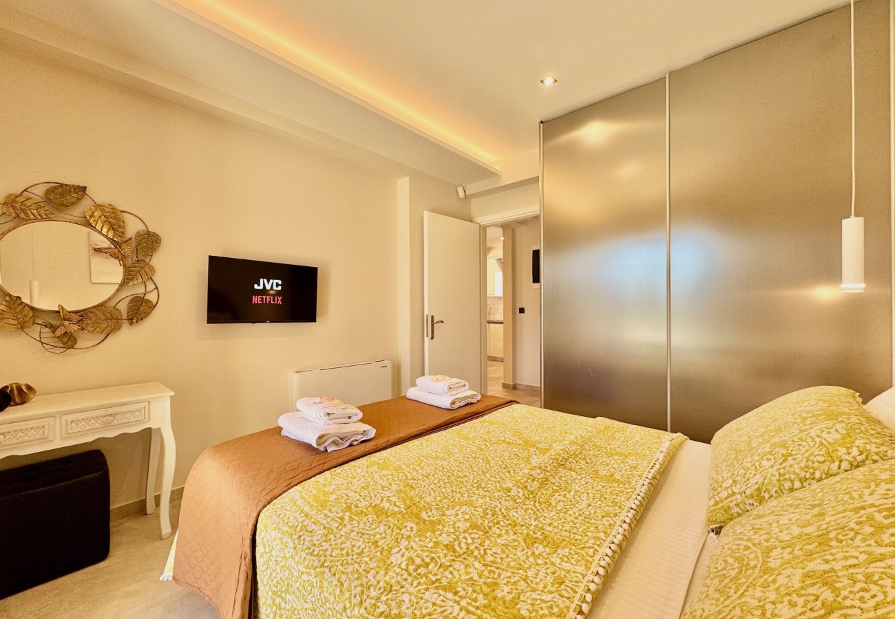 Villa in Dassia - Luxury Villa Mateo with private pool