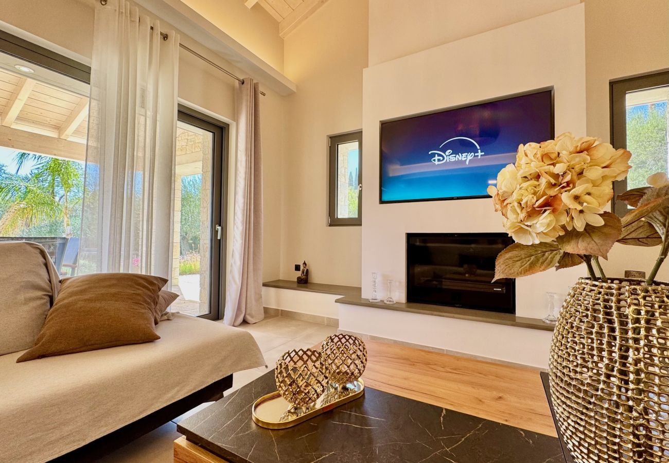 Villa in Dassia - Luxury Villa Mateo with private pool