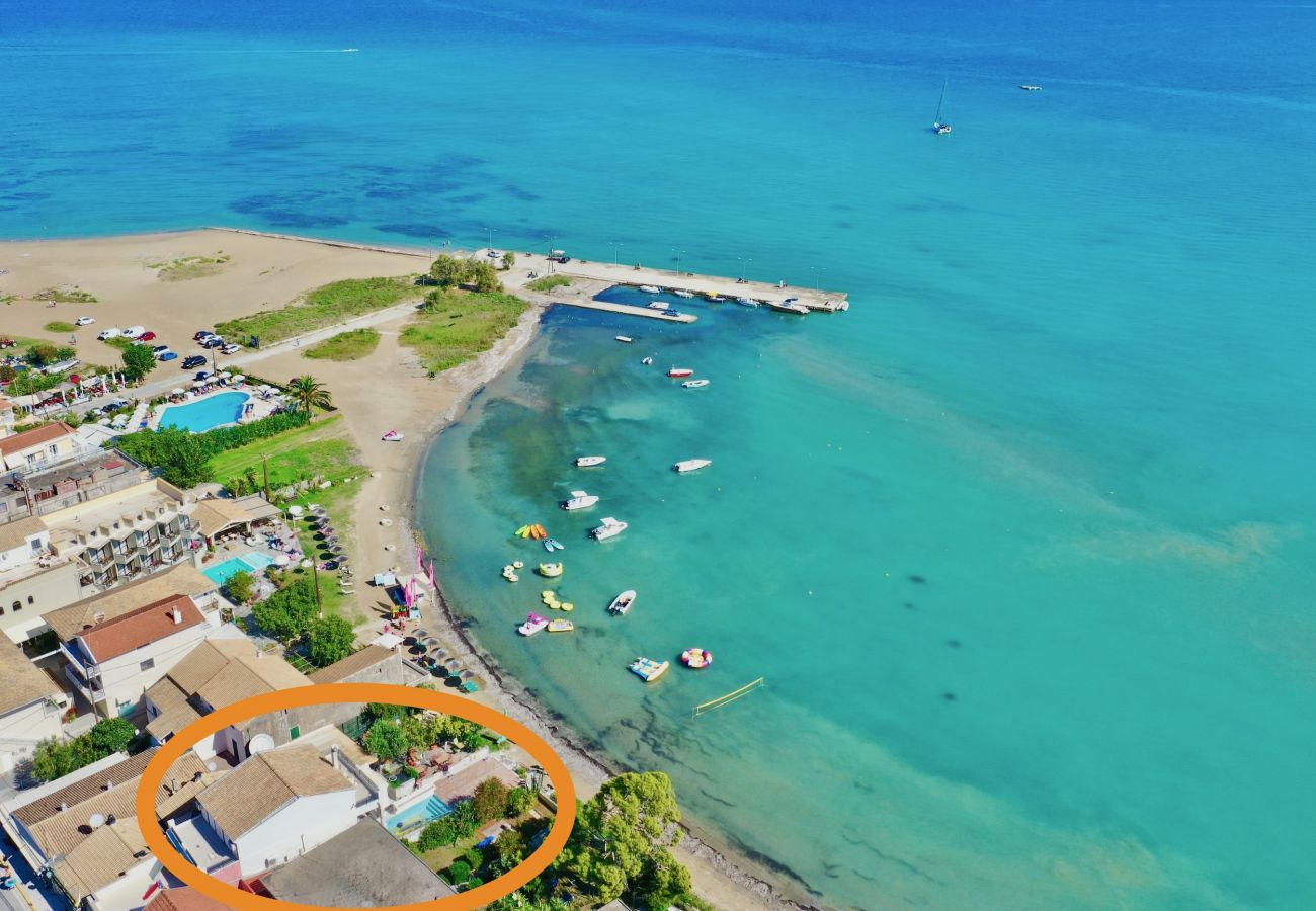 Villa in Sidari - Beachfront Villa Anatoli with private heated pool