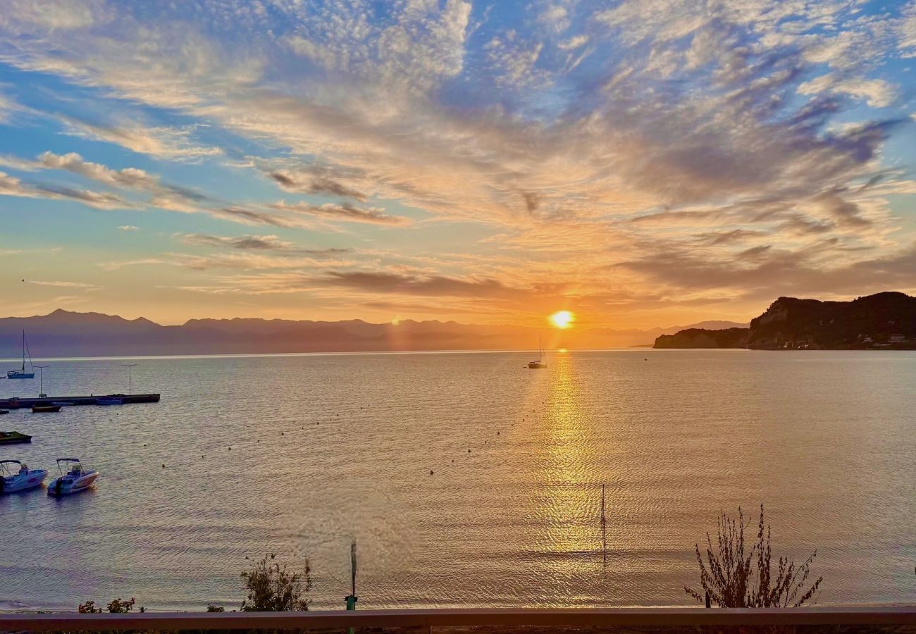 Villa in Sidari - Beachfront Villa Anatoli with private heated pool