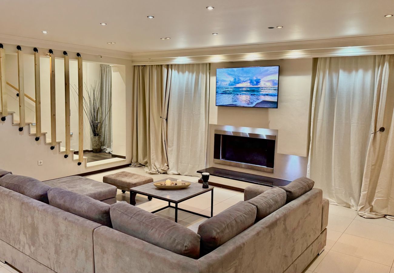 Villa in Sidari - Beachfront Villa Anatoli with private heated pool