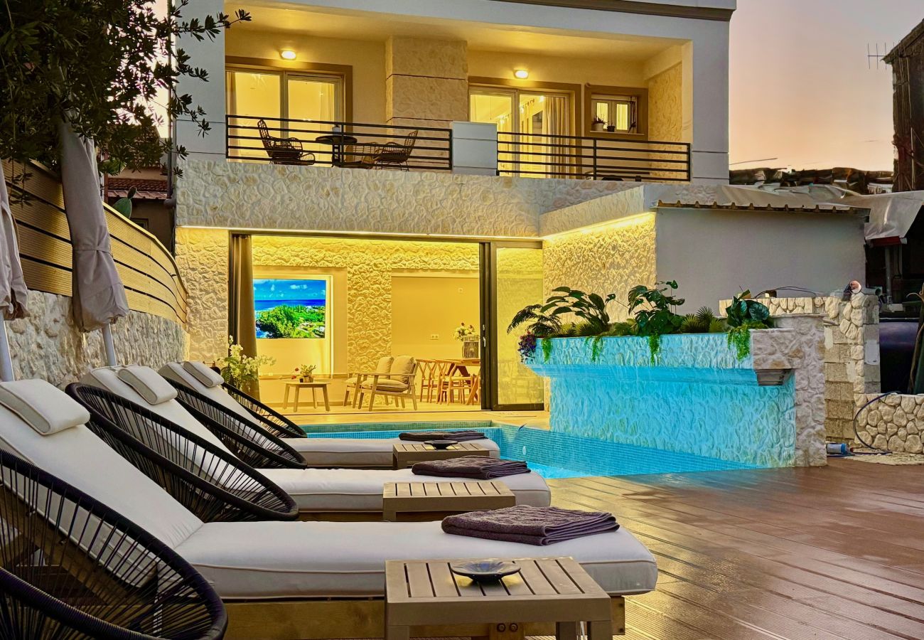 Villa in Sidari - Beachfront Villa Anatoli with private heated pool