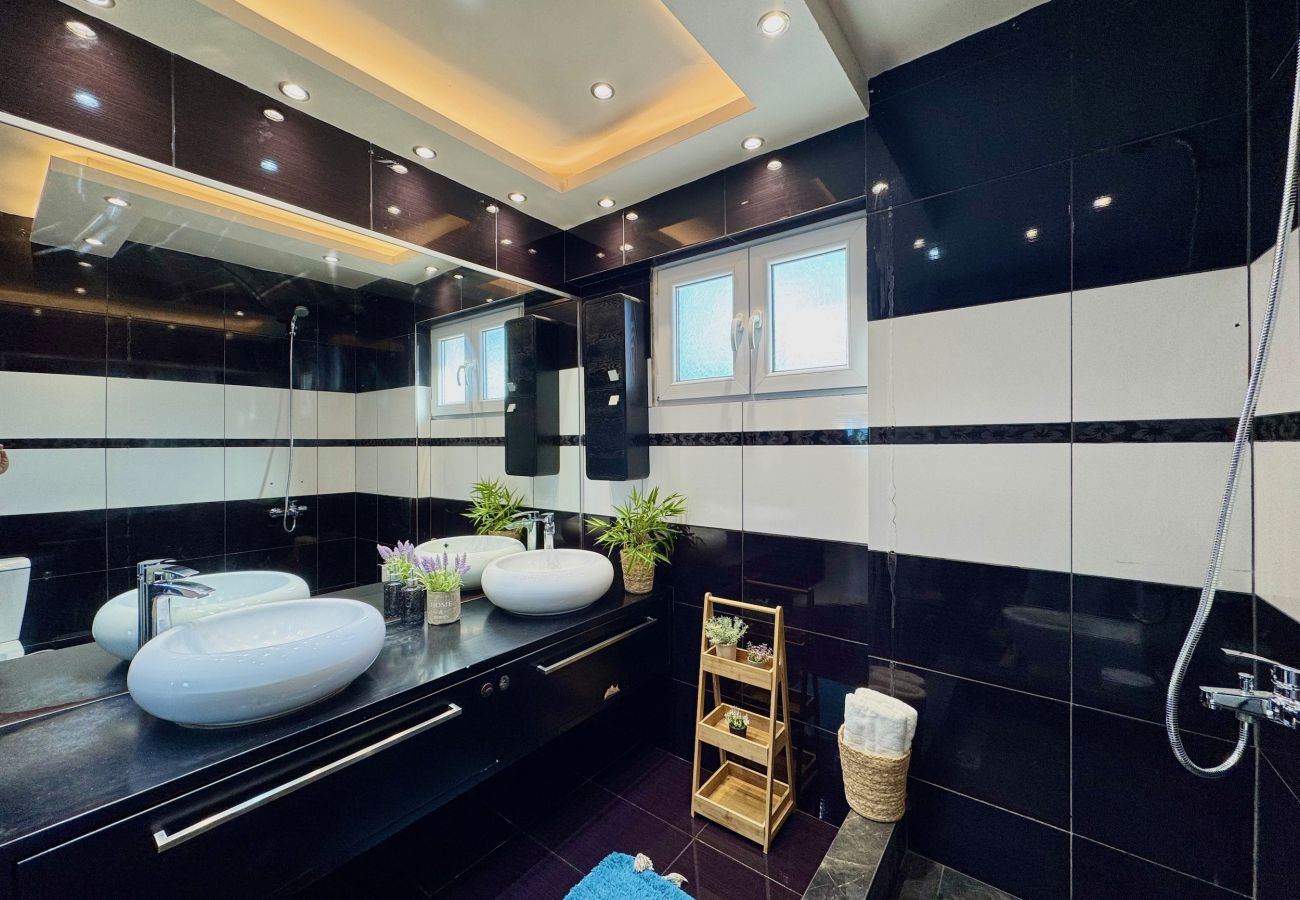 Villa in Sidari - Beachfront Villa Anatoli with private heated pool