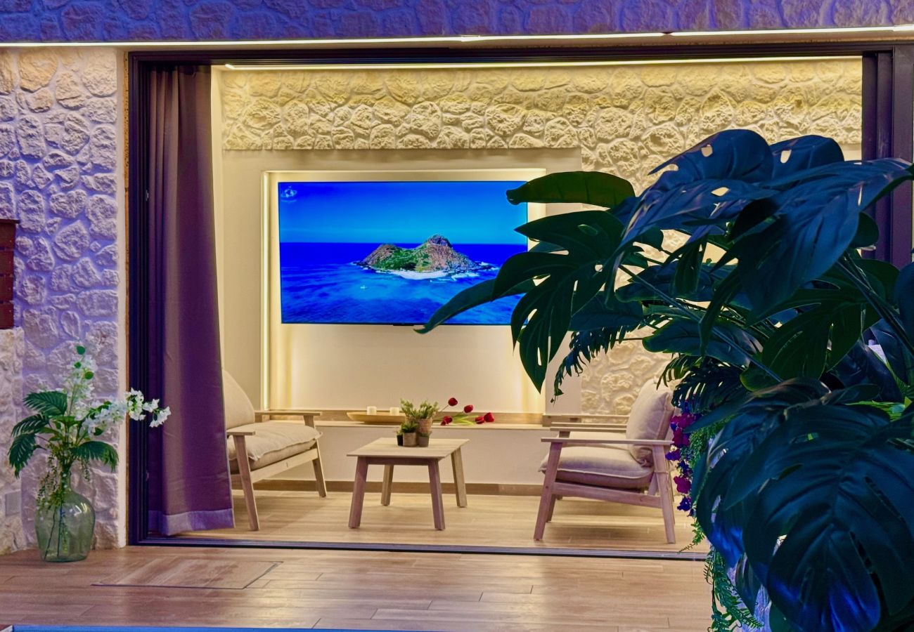 Villa in Sidari - Beachfront Villa Anatoli with private heated pool