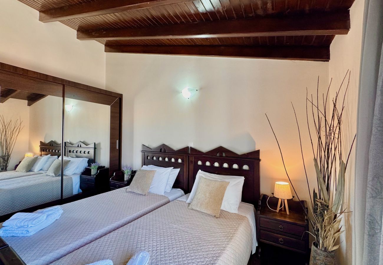 Villa in Sidari - Beachfront Villa Anatoli with private heated pool