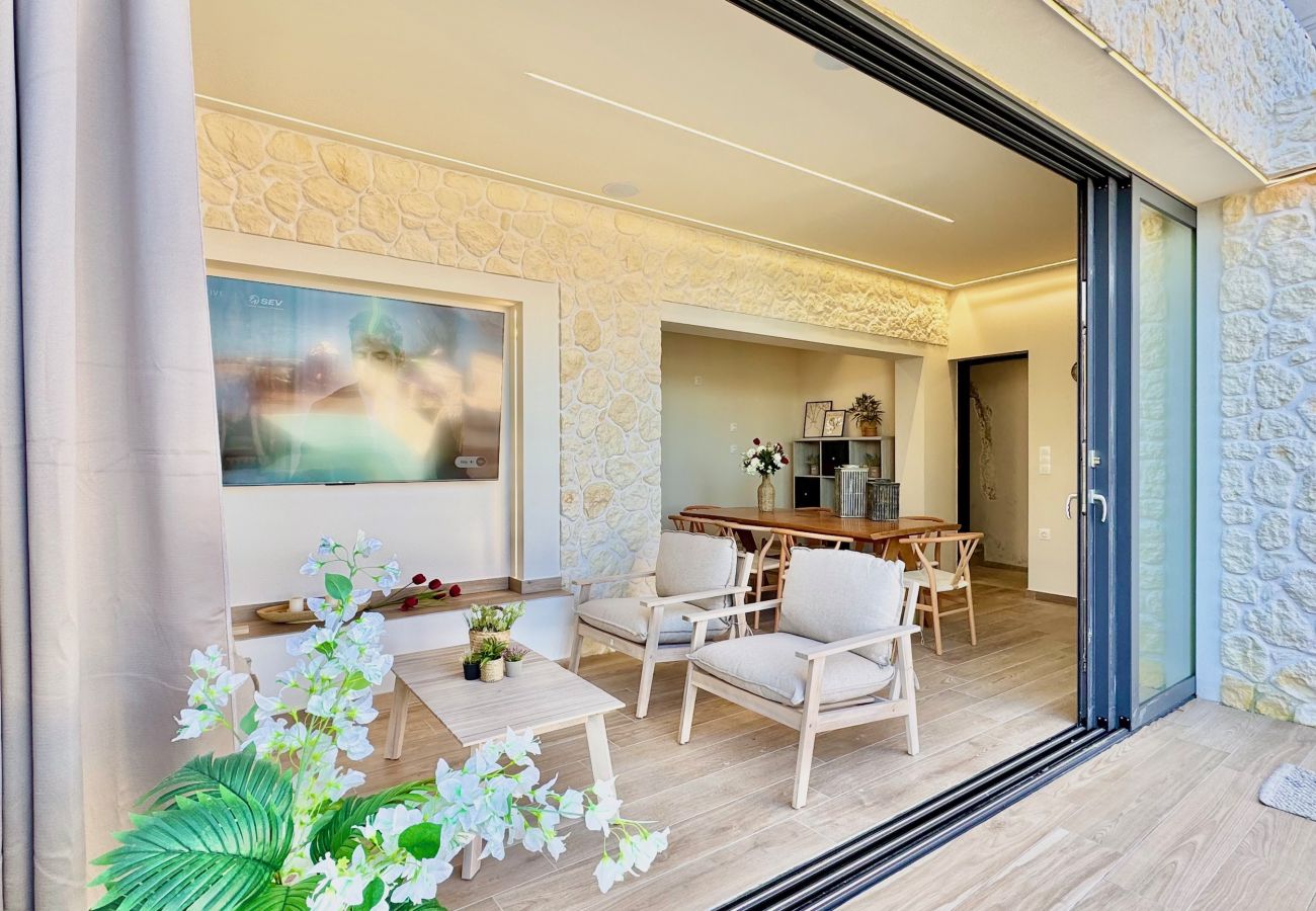 Villa in Sidari - Beachfront Villa Anatoli with private heated pool