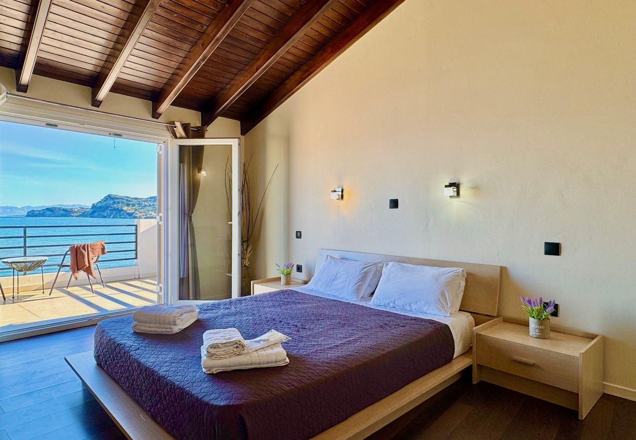 Villa in Sidari - Beachfront Villa Anatoli with private heated pool