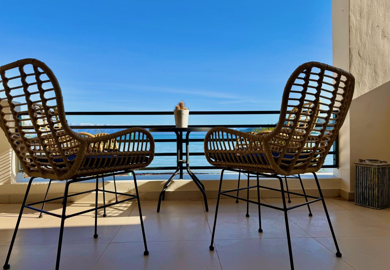 Villa in Sidari - Beachfront Villa Anatoli with private heated pool