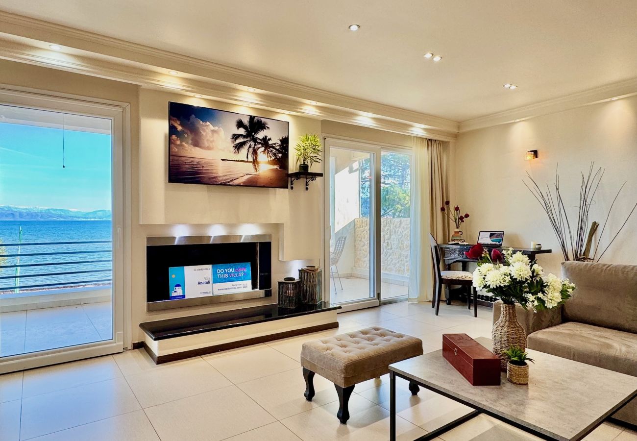 Villa in Sidari - Beachfront Villa Anatoli with private heated pool