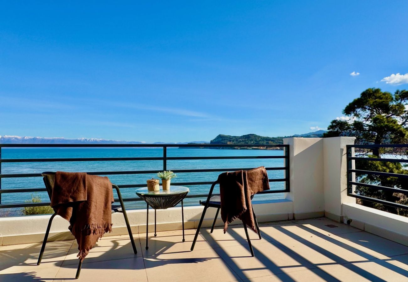 Villa in Sidari - Beachfront Villa Anatoli with private heated pool